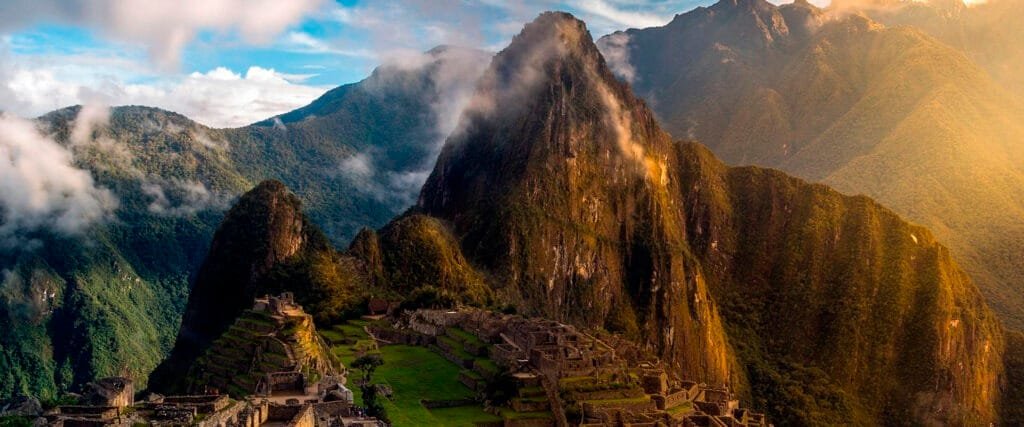 morning view machu picchu